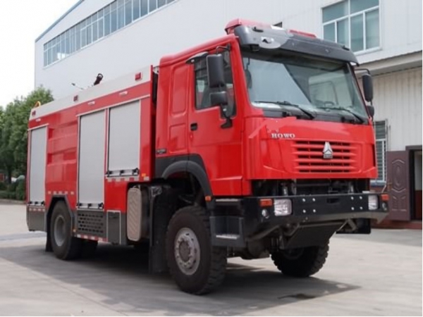 楚胜牌 重汽豪沃PM50/Z6  4×4 泡沫消防车